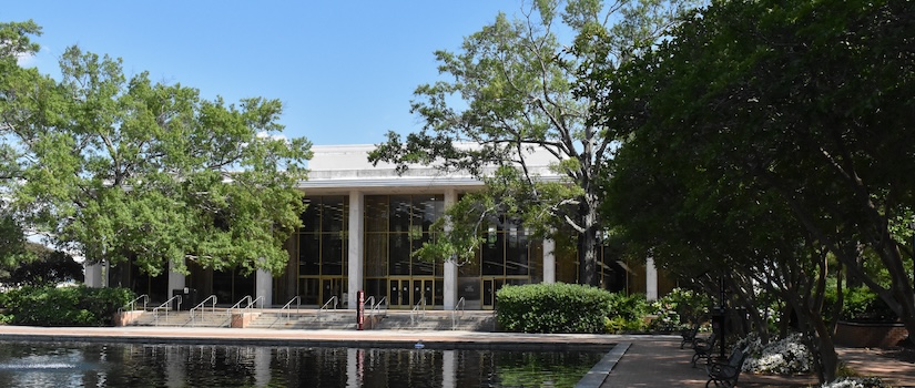 Outside shot of Thomas Cooper Library
