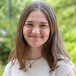 Headshot of Elizabeth Radecki