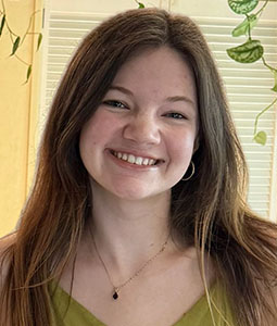 headshot of Mackenzie Howell